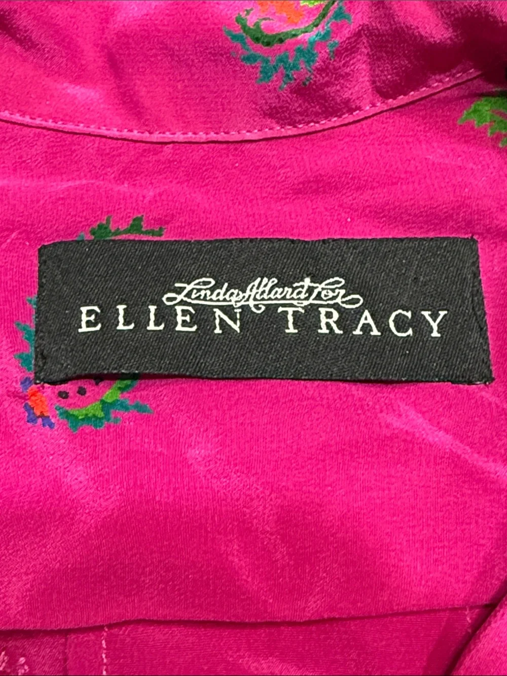Vintage Ellen Tracy Silk Magenta Short-Sleeve Blouse with Subtle paisley print - Picture 5 of 10